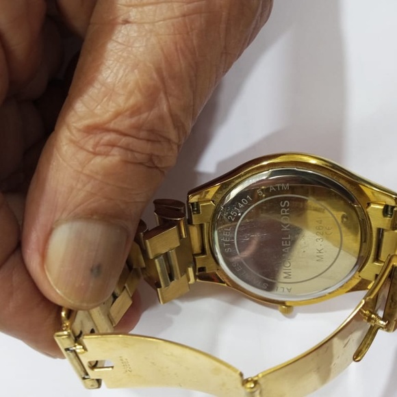 COPY - Gently used 100% original Michael Kors watch - Picture 5 of 5